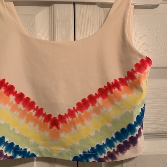 Fabletics, cream color crop tank top tie dye rainbow pattern, size medium, EUC - Picture 3 of 10
